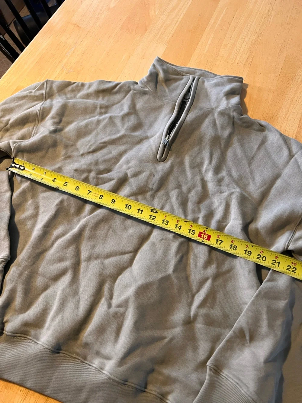 COMMON MARKET Men's Half-Zip Pullover Sweater in Olive gray